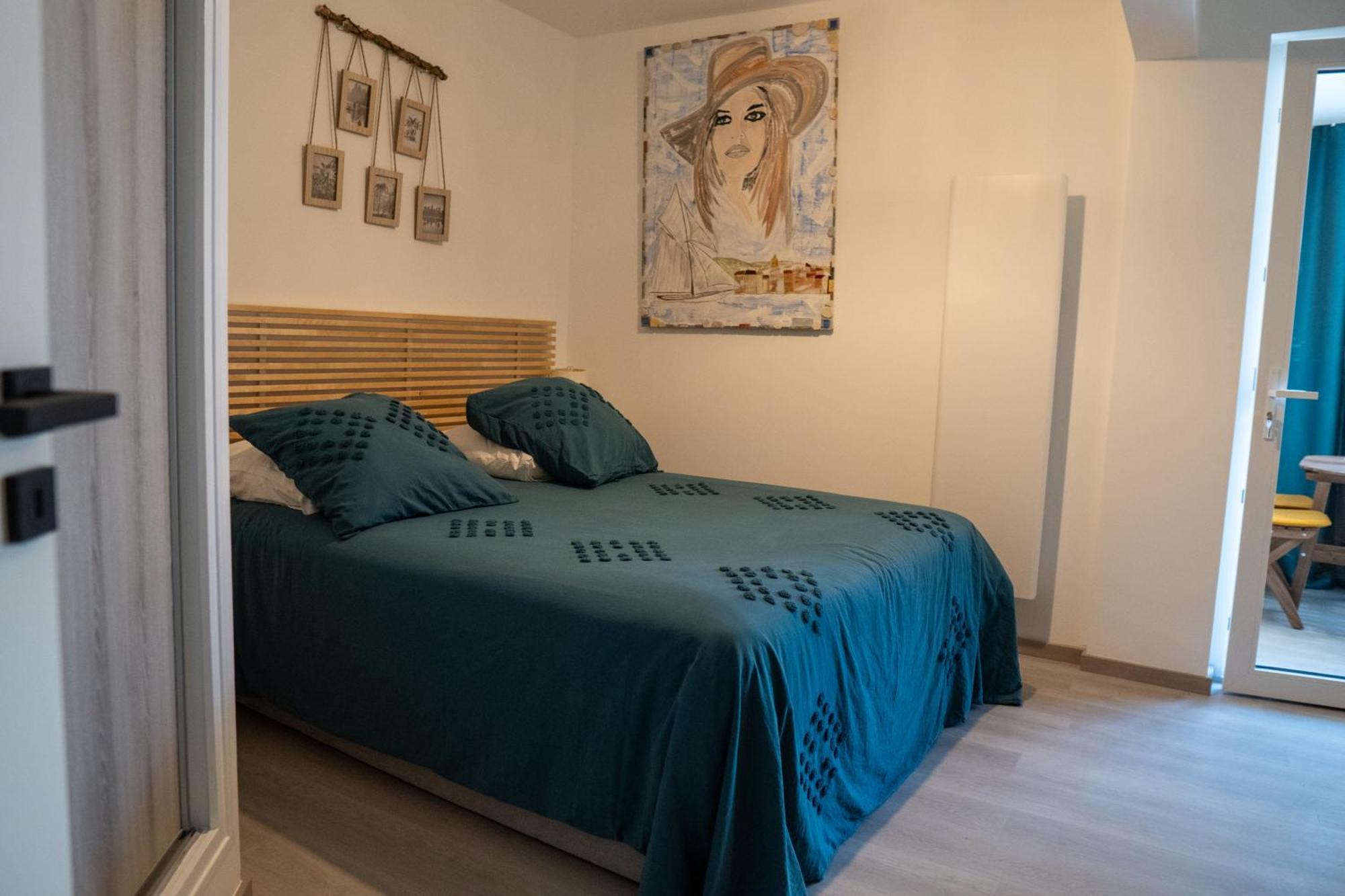 T2! 3 Ou 4 Personnes Centre Ville Neuf Avec Garage Sanary-sur-Mer Exterior foto
